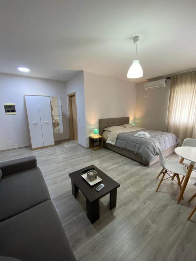 Apartamente Oslo Vlorë Buitenkant foto