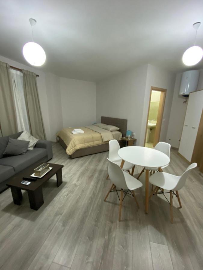 Apartamente Oslo Vlorë Buitenkant foto